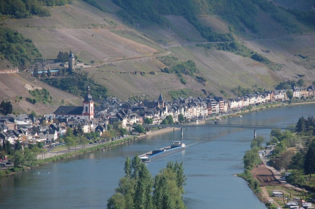 Weingut Helmut Barzen Lägenhet Zell an der Mosel Exteriör bild