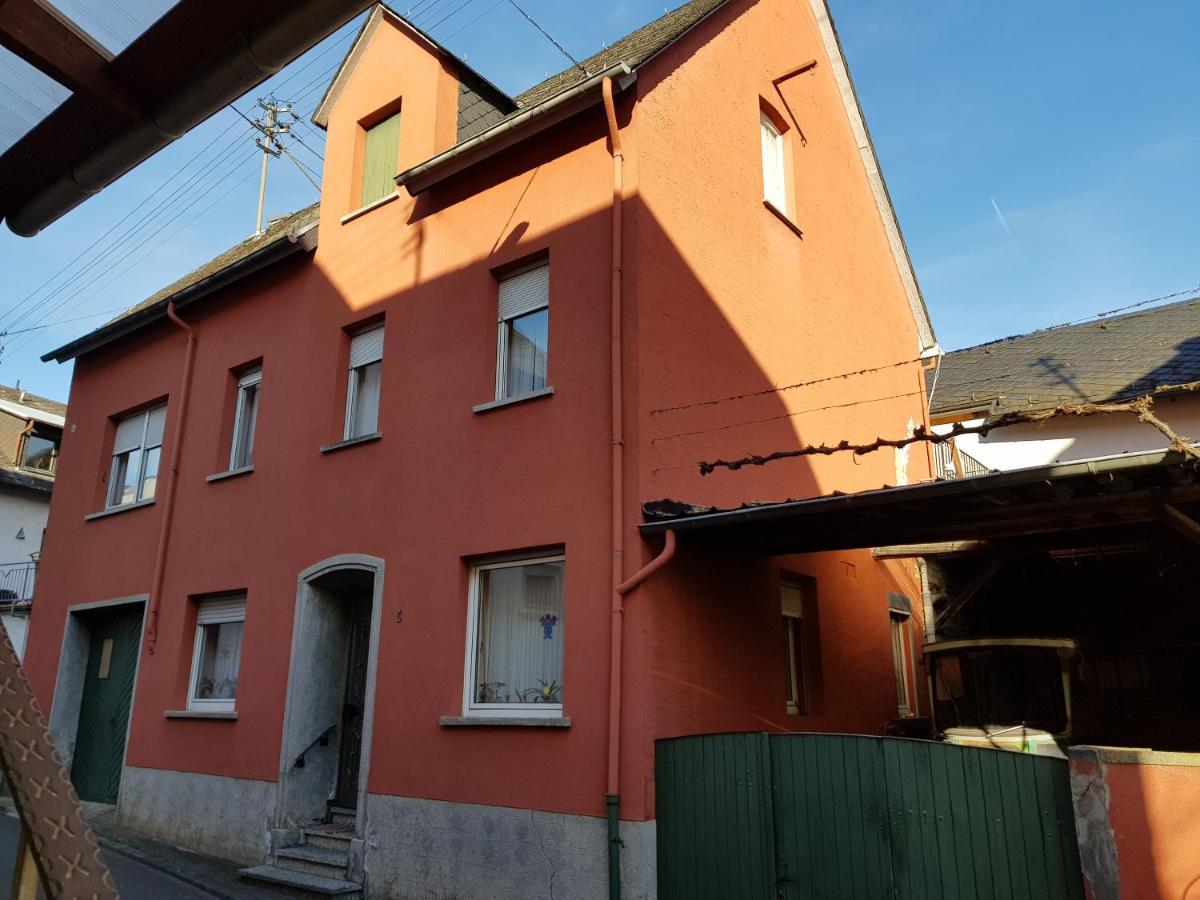Weingut Helmut Barzen Lägenhet Zell an der Mosel Exteriör bild